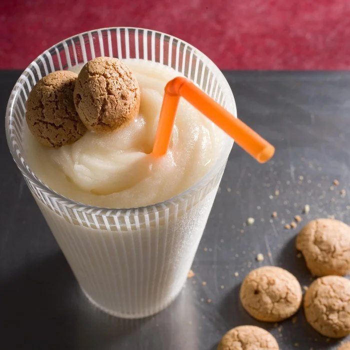 Amaretto Shake cocktail