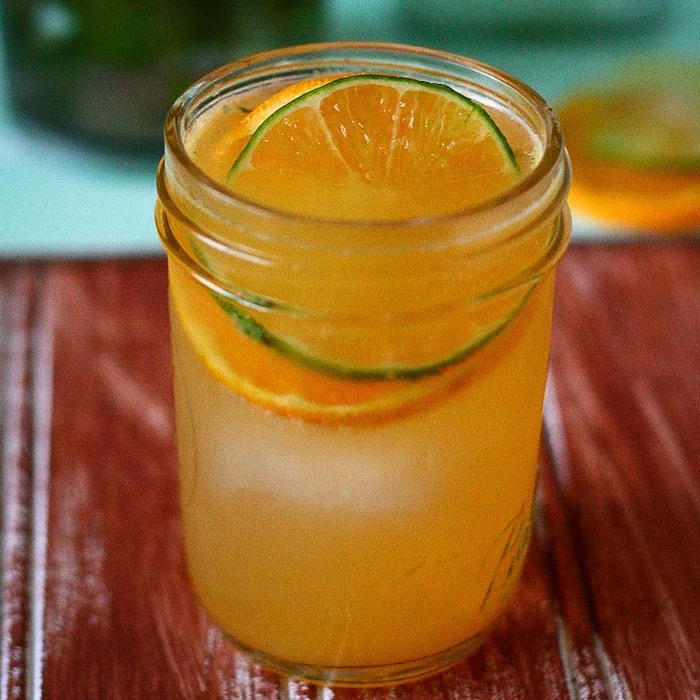 Amaretto Stone Sour cocktail