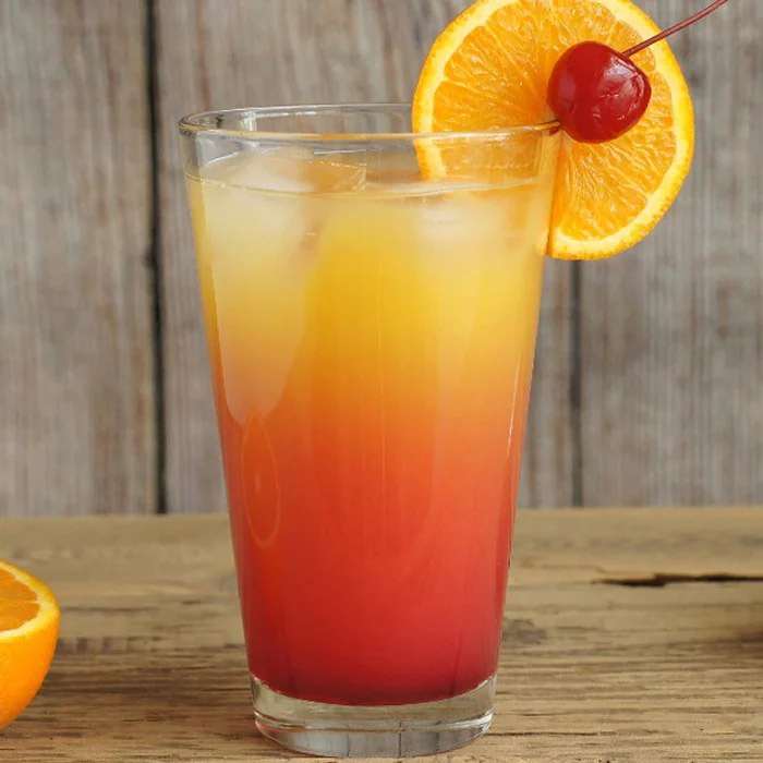 Amaretto Sunrise cocktail