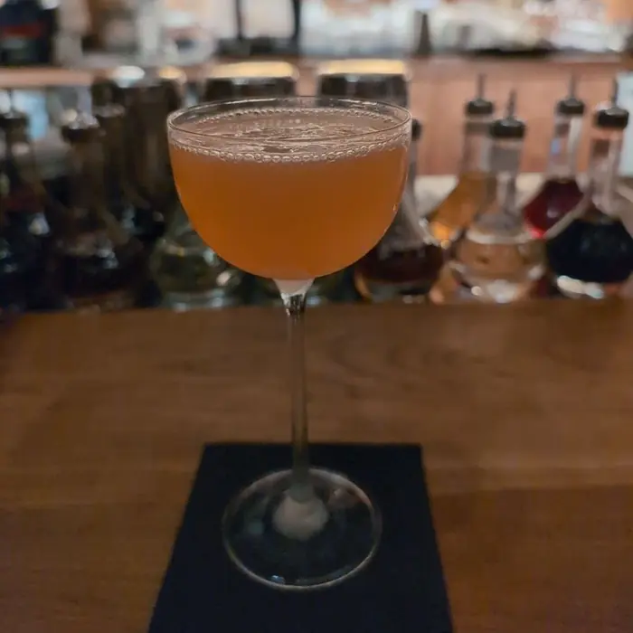 Коктейль Naked and Famous