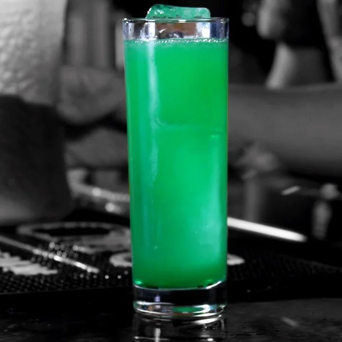 Коктейль Radioactive Long Island Iced Tea