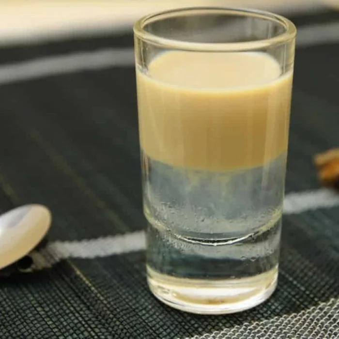 Slippery Nipple cocktail