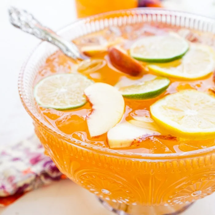 Коктейль Spiced Peach Punch