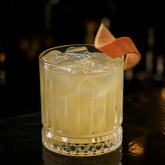 White Negroni cocktail